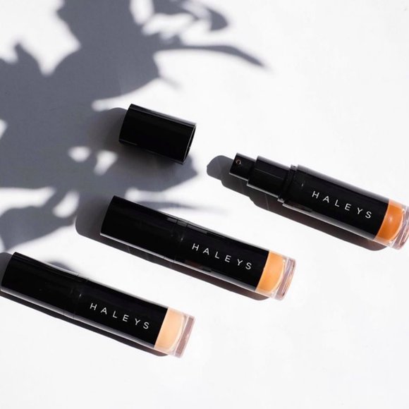 RE:FORM Liquid Lux Foundation - Picture 2 of 14